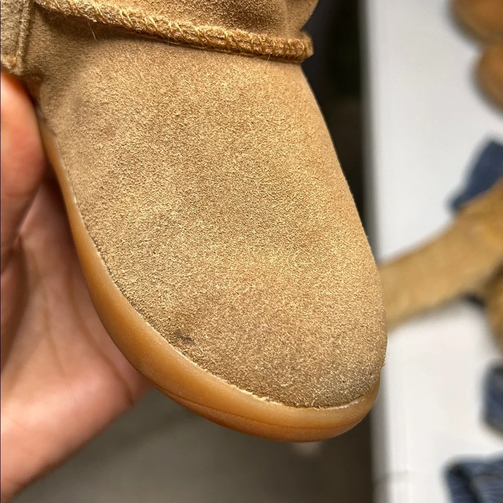 Toddler UGG Boots - Picture 14 of 15